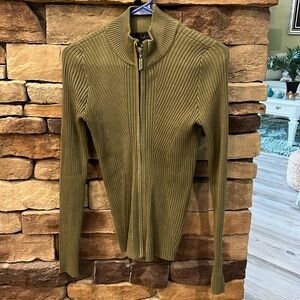 Belldini PM nwt light olive sweater